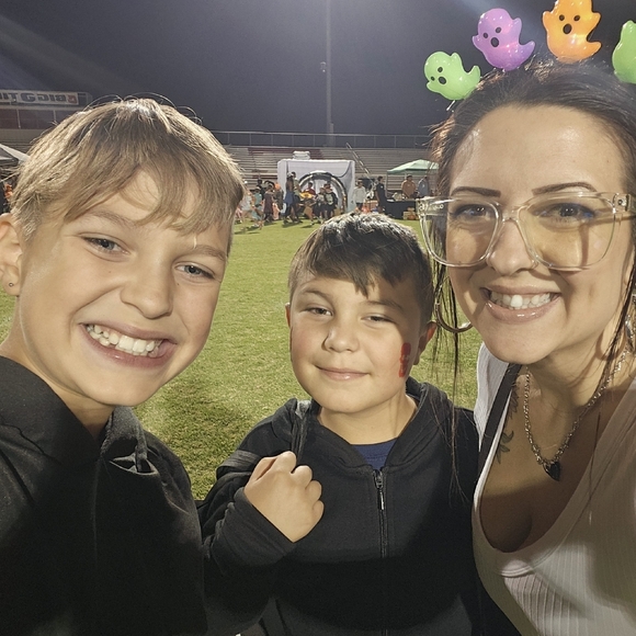 Meet your posher! - Picture 3 of 8